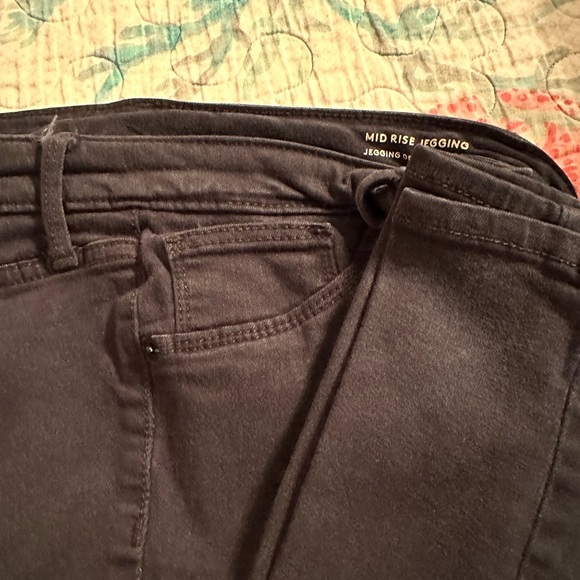 Universal Thread - Picture 7 of 9